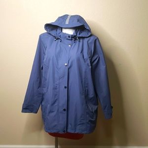 Nuage Rain Coat. Like New! Side Pockets and removable Reflective Hood.